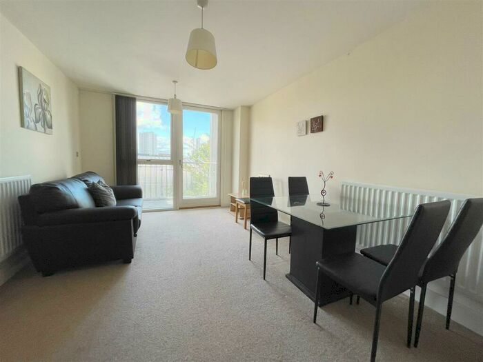 2 Bedroom Apartment To Rent In Langley Walk, Birmingham, B15