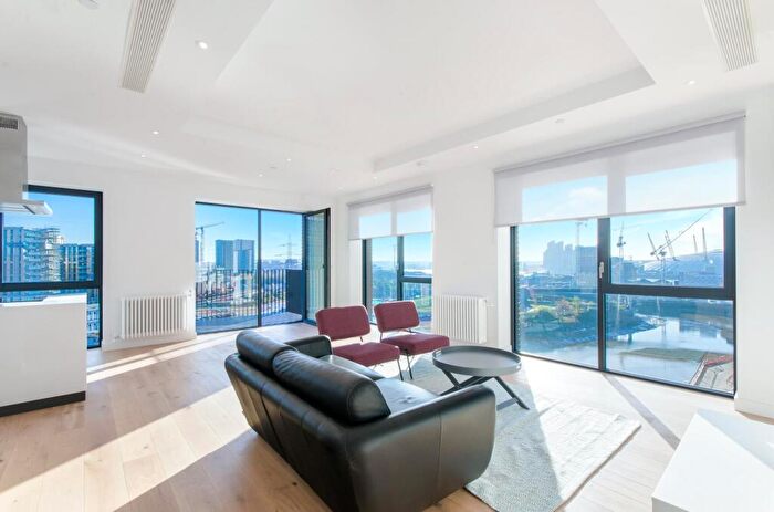 3 Bedroom Apartment To Rent In Echo House, London City Island, London, E14