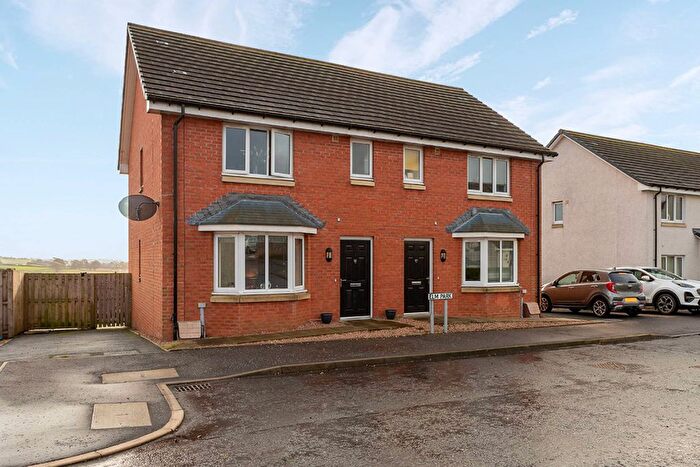 3 Bedroom Semi Detached House For Sale In Elm Park, Hill Of Beath, Cowdenbeath, Fife, KY4