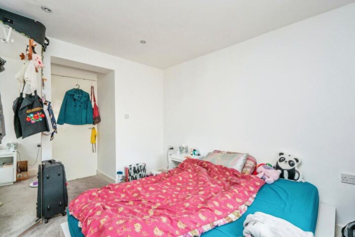 1 Bedroom Flat For Sale In Manor Park Avenue, Portsmouth, Hampshire, PO3