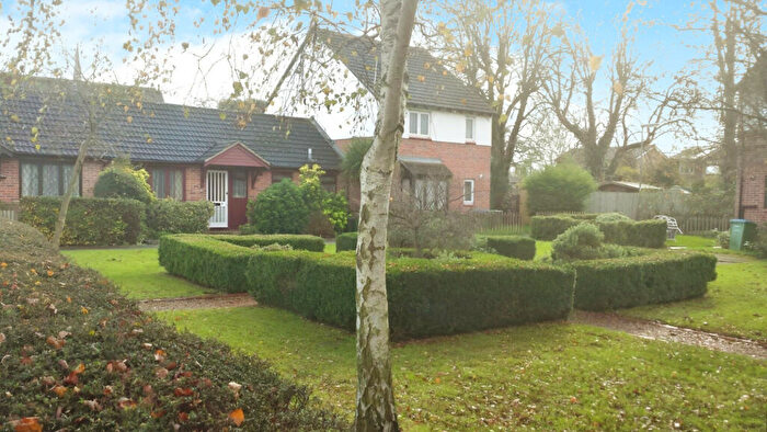 2 Bedroom Bungalow To Rent In Kings Chase, East Molesey, Surrey, KT8