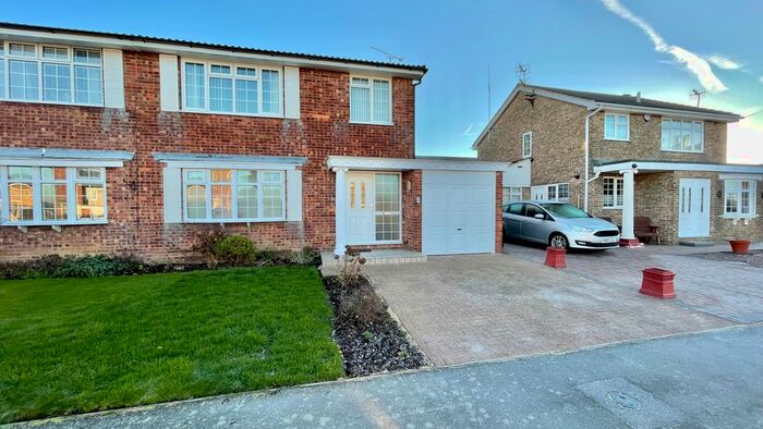 3 Bedroom Semi-Detached House To Rent In Victoria Park Road, Brimington, Chesterfield, S43