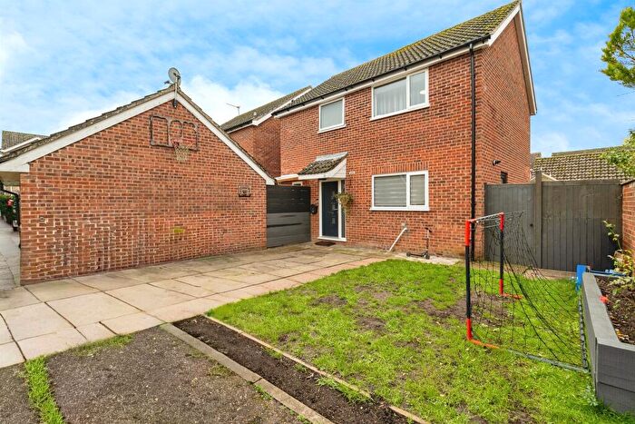 3 Bedroom Detached House For Sale In Canons Close, Thetford, IP24