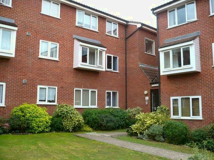 Studio To Rent In Cambridge Gardens, Muswell Hill, London, Greater London, N10