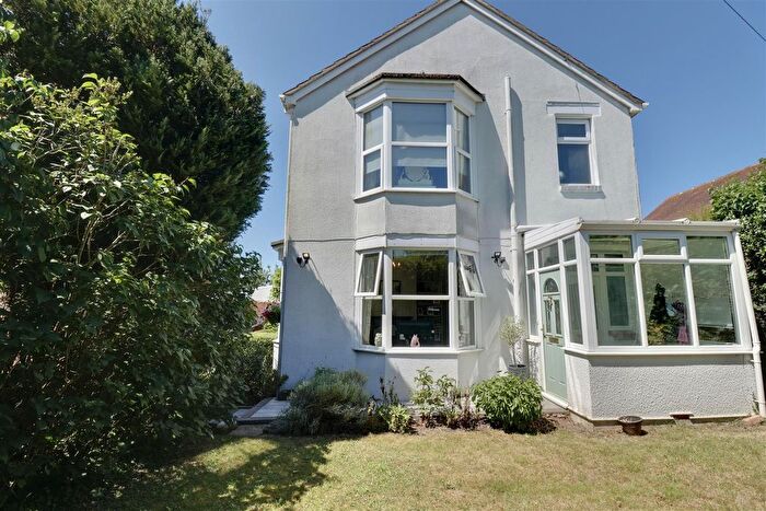 5 Bedroom Property For Sale In Drayton Lane, Portsmouth, PO6