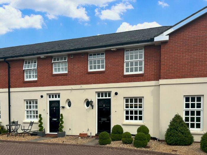 2 Bedroom Mews To Rent In Portman Court, Bawtry, Doncaster, DN10