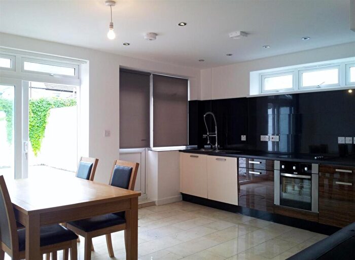 6 Bedroom Terraced House To Rent In Woodville Road, Cardiff, CF24