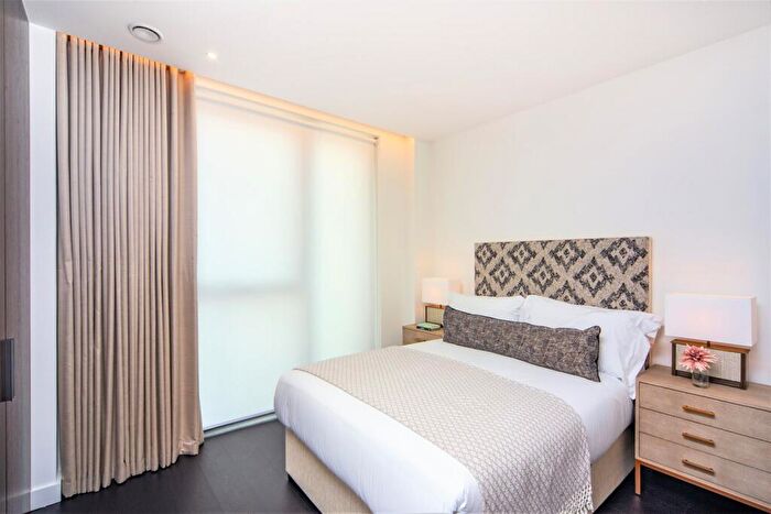 2 Bedroom Apartment To Rent In Thornes House, SW11