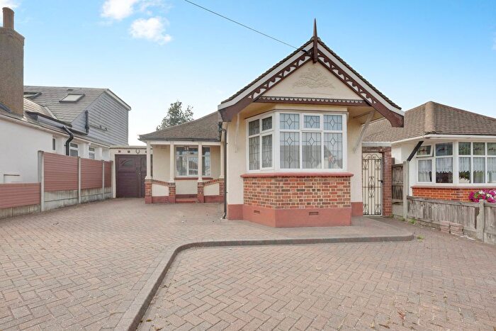 2 Bedroom Detached Bungalow For Sale In Ormonde Gardens, Leigh-On-Sea, SS9