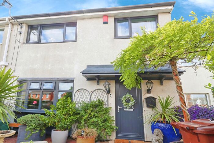 4 Bedroom Terraced House For Sale In Ash Tree Grove, Leeds, LS14
