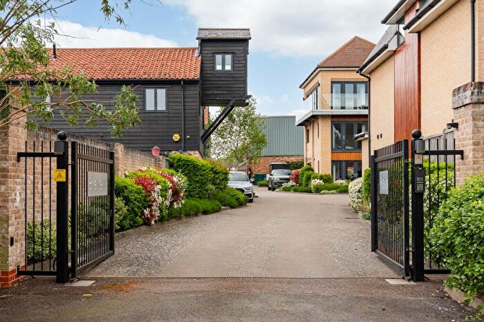 3 Bedroom Terraced House For Sale In Watton Road, Ware, SG12
