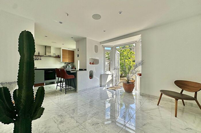 3 Bedroom Semi-Detached House For Sale In Trinity Road, Bath, BA2