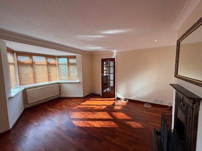 3 Bedroom Semi-Detached House To Rent In Roffey Close, Purley, CR8