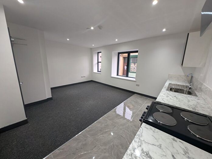 1 Bedroom Flat To Rent In Commercial Street, Mountain Ash, CF45