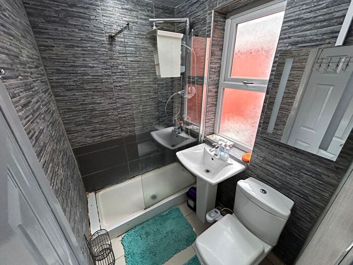 4 Bedroom Terraced House To Rent In Waterloo Road, Smethwick, B66