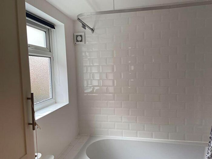 1 Bedroom Flat To Rent In Prices Lane, Wrexham, LL11