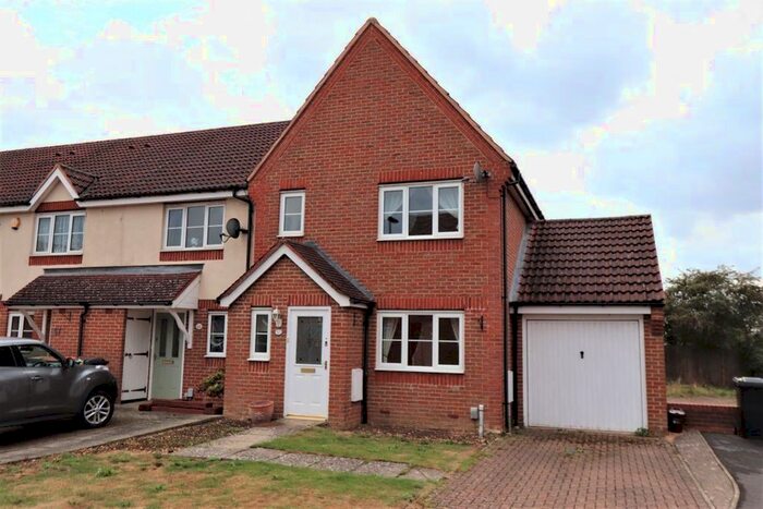 3 Bedroom Property To Rent In Warneford Way, Leighton Buzzard, LU7