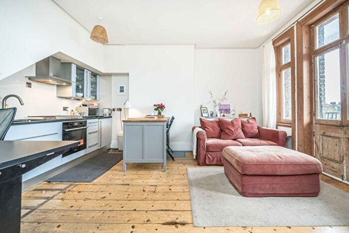 1 Bedroom Flat To Rent In Newburgh Road, London, W3