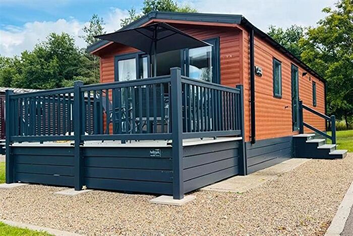 2 Bedroom Mobile/park Home For Sale In Lineside, Hubberts Bridge, Boston, PE20
