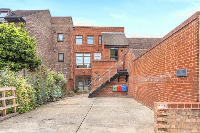 2 Bedroom Apartment To Rent In Excel House, A St. Giles Close, Reading, Berkshire, RG1