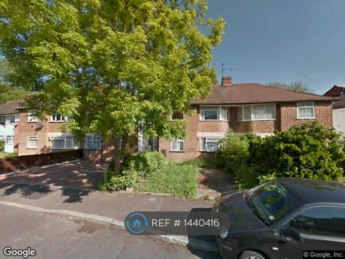 2 Bedroom Flat To Rent In Runnymede, London, SW19