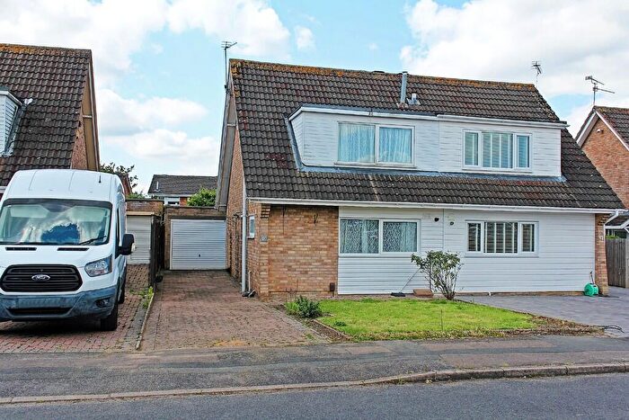 3 Bedroom Semi-Detached House To Rent In Upton Drive, Wigston, LE18