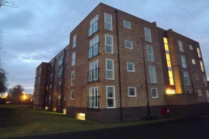 2 Bedroom Flat To Rent In Pavilion Close, Leicester, LE2
