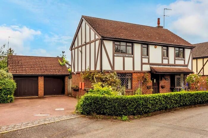 4 Bedroom Detached House For Sale In Russet Way, North Holmwood, RH5