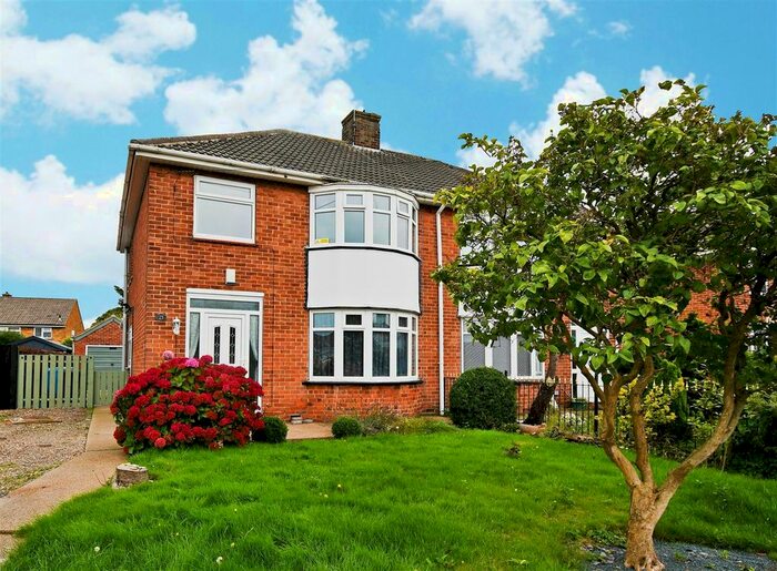 3 Bedroom Semi Detached House For Sale In Belvedere Drive, Bilton, Hull