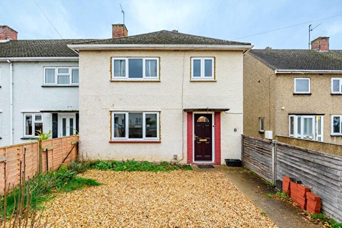 3 Bedroom Semi-Detached House To Rent In Nicholas Avenue, Marston, OX3