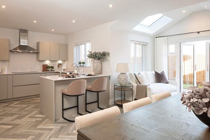 4 Bedroom Detached House For Sale In Dunnock Drive, Woking, Surrey, GU22