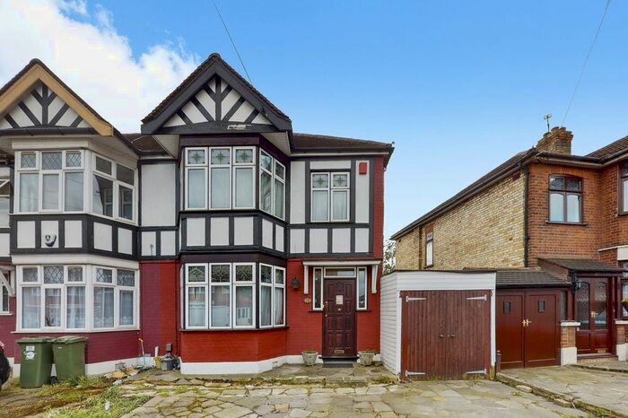 4 Bedroom Semi-Detached House To Rent In Havering Gardens, Chadwell Heath, RM6