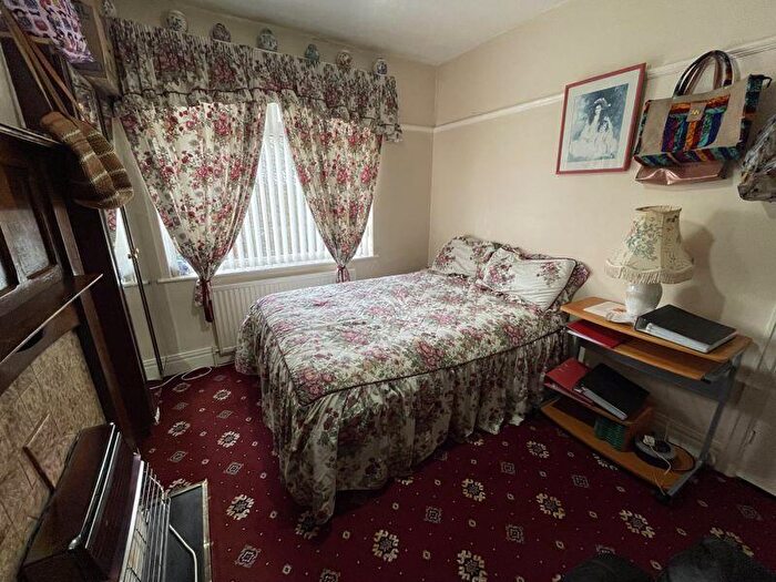 3 Bedroom Flat For Sale In Heaton Road, Heaton, Newcastle Upon Tyne, NE6