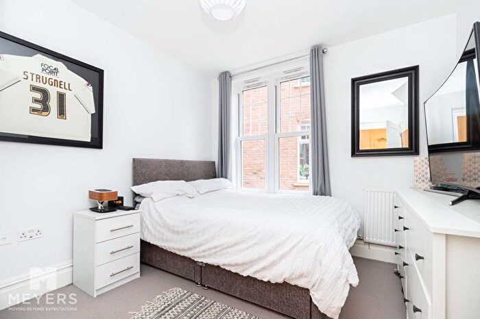 1 Bedroom Flat For Sale In Exton Gardens, , Knyveton Road, BH1