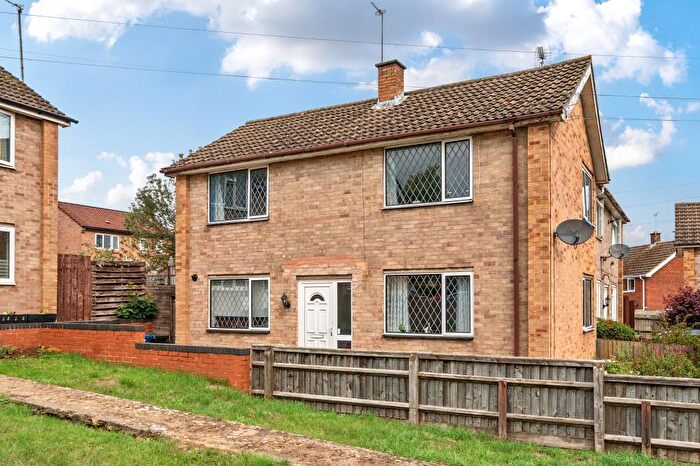 3 Bedroom Semi-Detached House For Sale In Banbury, Oxfordshire, OX16