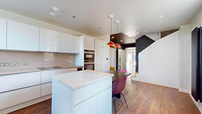 3 Bedroom Maisonette To Rent In Abercrombie Road, London, E20