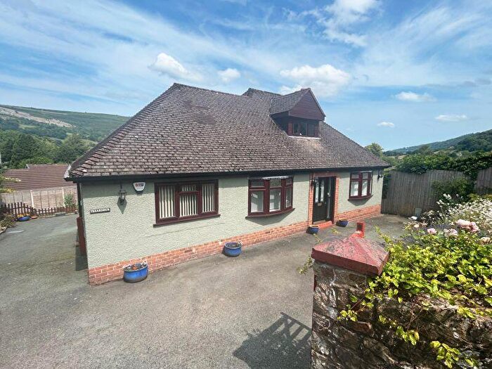 4 Bedroom Detached Bungalow For Sale In Tyn Dwr Road, Llangollen, LL20