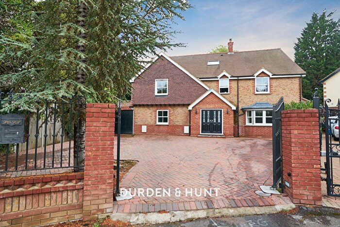 6 Bedroom Detached House For Sale In Ripley View, Loughton, IG10