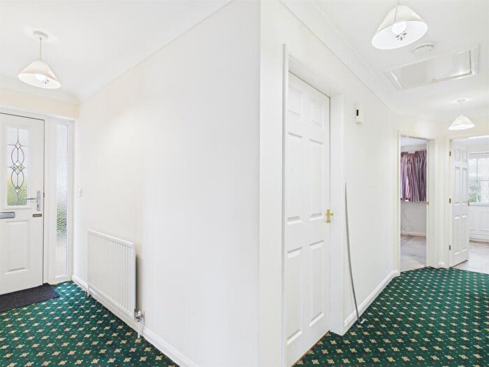 2 Bedroom Detached Bungalow For Sale In Tothby Meadows, Alford, LN13