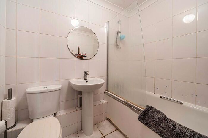 1 Bedroom Apartment For Sale In The Avenue, Beckenham, BR3