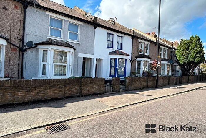 4 Bedroom Town House To Rent In Trundleys Road, Surrey Quays, SE8