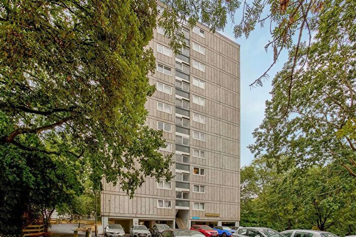 1 Bedroom Flat For Sale In Tunworth Crescent, Roehampton, SW15