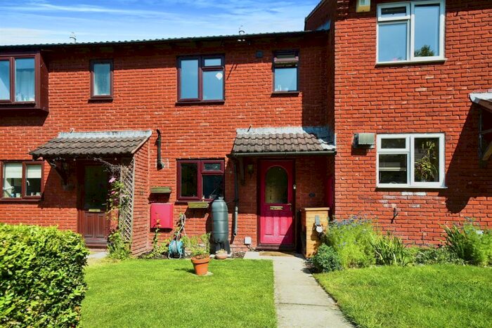 2 Bedroom Terraced House For Sale In Avenell Road, Wanborough, Swindon, SN4