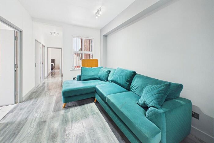 3 Bedroom Apartment To Rent In Foleshill Road, Coventry, CV1