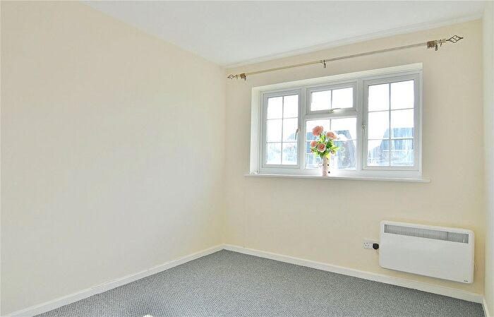 1 Bedroom Flat To Rent In Hawthorn Rise, Stroud, Gloucestershire, GL5