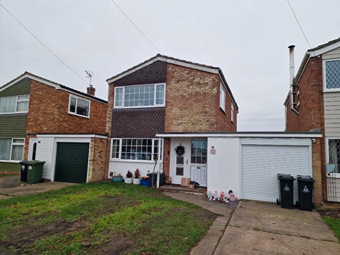 3 Bedroom Detached House For Sale In Birch Road, Tillingham, CM0