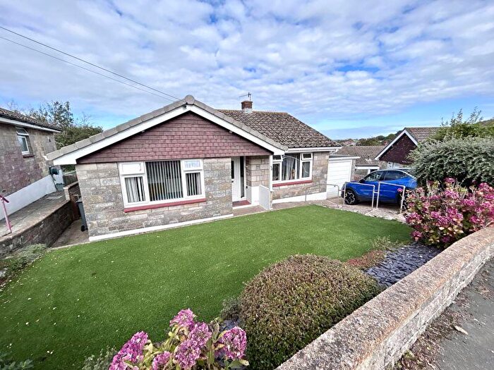 2 Bedroom Bungalow For Sale In Stenbury View, Ventnor, PO38