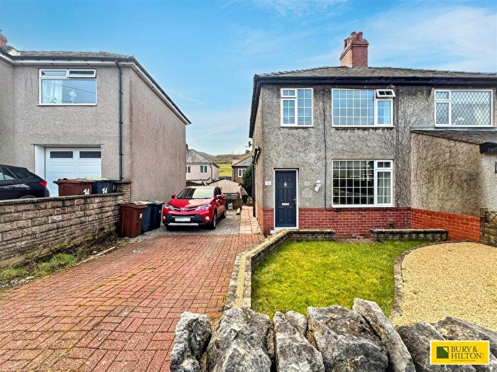 3 Bedroom Semi Detached House For Sale In Kirkstone Road, Buxton, SK17