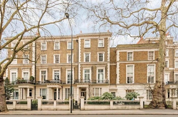 1 Bedroom Flat For Sale In Gloucester Gardens, London, W2