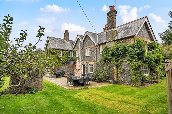 6 Bedroom Detached House For Sale In Hazelwood Lane, Chipstead, CR5